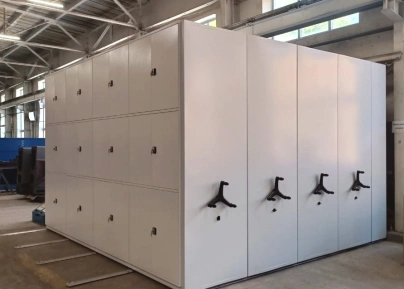 Стеллажи металлические складские с дверями и замком