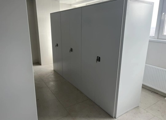 Стационарные шкафы с замками