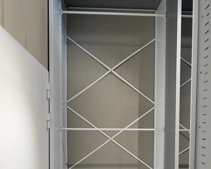 металлические стеллажи для хранения одежды